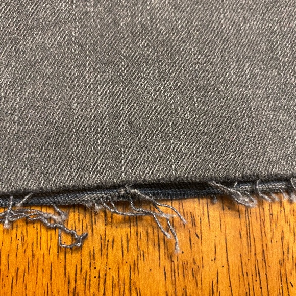 Old Navy mid rise, boyfriend ankle jeans. Size 24. NWT lightly distressed - Picture 11 of 11